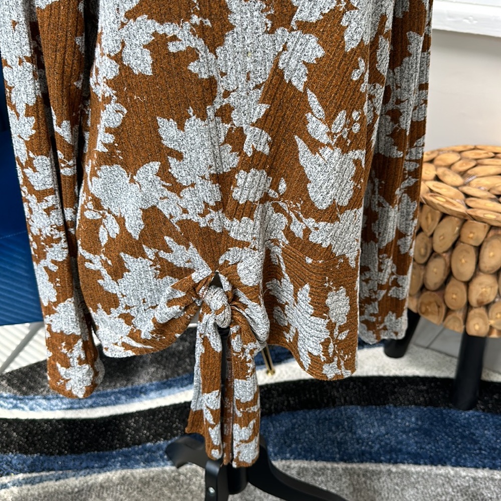 Top - Picture 3 of 5